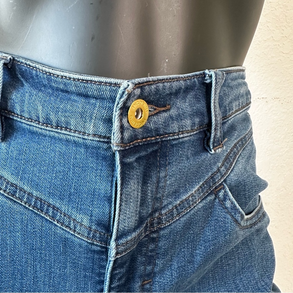 Blue High Rise Denim Jeans with Classic Stitching